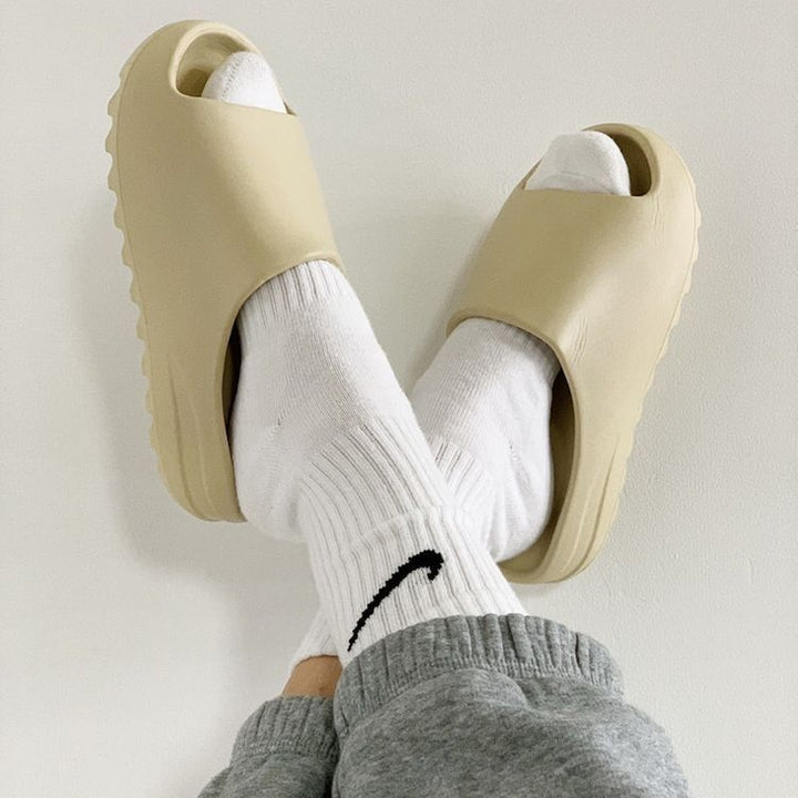 Pantuflas YEEZY 2024